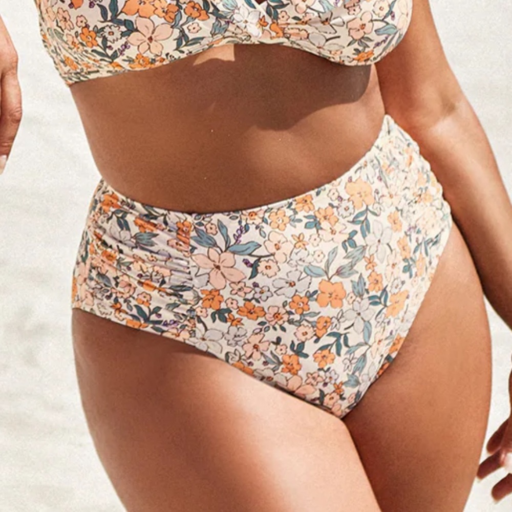 Cupshe Floral Ruffle Bikini Bottoms